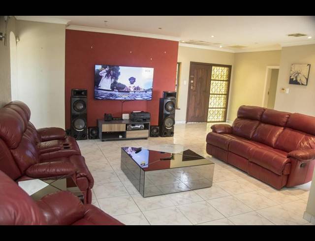 4 BEDROOM HOUSE FOR SALE IN UMBILO